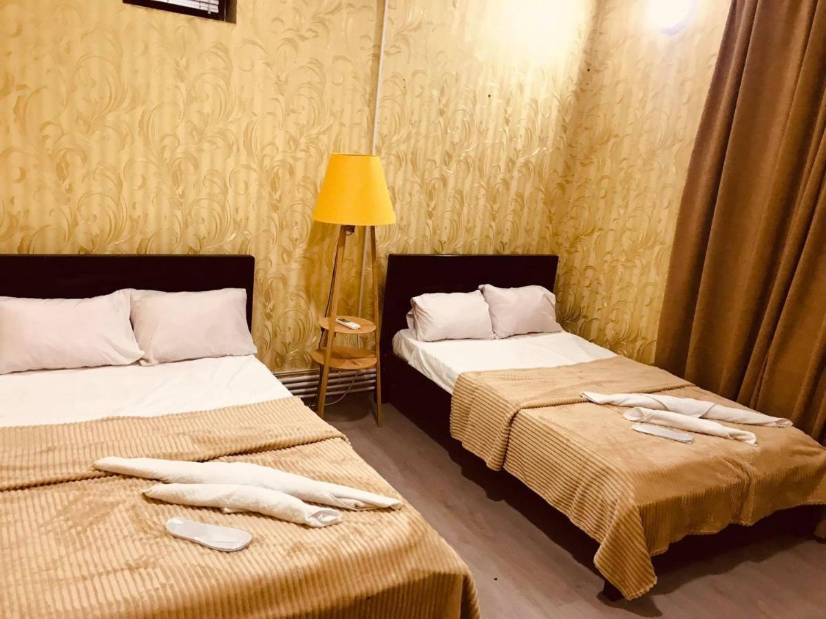 Rostus Hotel Тбилиси Екстериор снимка
