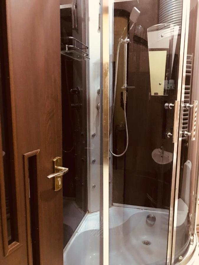 Rostus Hotel Тбилиси Екстериор снимка