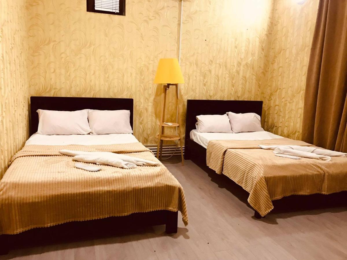 Rostus Hotel Тбилиси Екстериор снимка