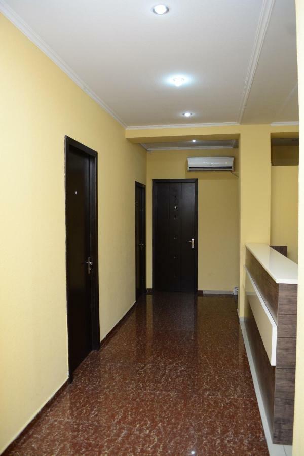 Rostus Hotel Тбилиси Екстериор снимка